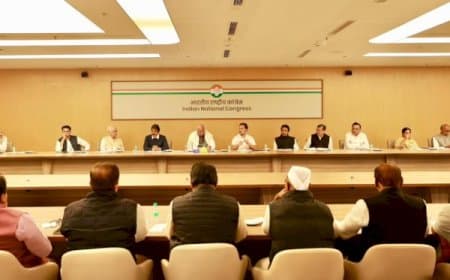 खड़गे का EC पर बड़ा आरोप: 'BJP SIR को हथियार बना रही, आयोग साबित करे वह निष्पक्ष है'