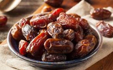 खजूर के 4 अचूक फायदे: सुबह खाली पेट खाने से मिलेगी गज़ब की एनर्जी और ताकत