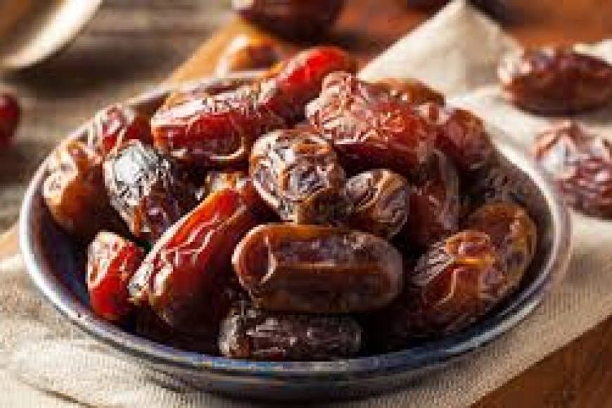 खजूर के 4 अचूक फायदे: सुबह खाली पेट खाने से मिलेगी गज़ब की एनर्जी और ताकत