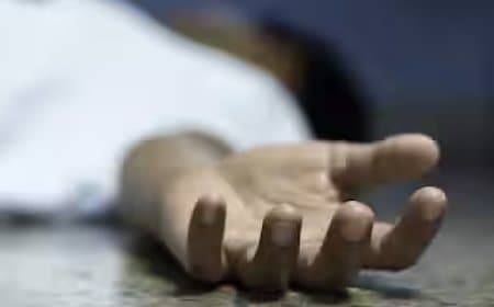 महाराष्ट्र... नांदेड़ में सामूहिक आत्महत्या...माता-पिता और बेटों ने दी जान