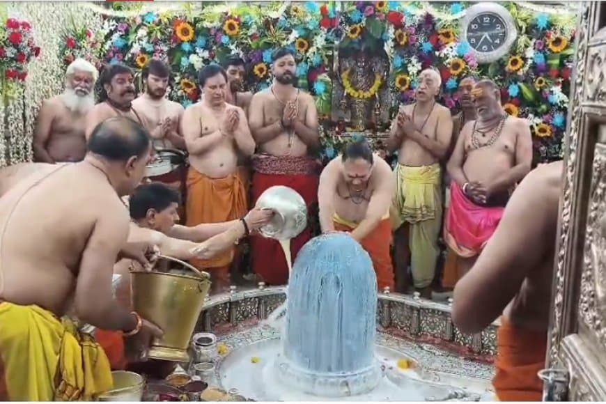 नए साल का उत्साह-मंदिरों में उमड़ा आस्था का सैलाब