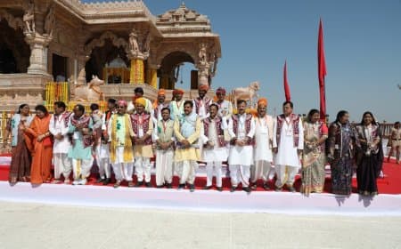 मध्यप्रदेश: पारंपरिक परिधान में नजर आया मोहन मंत्रिमंडल