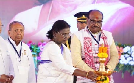 राष्ट्रपति बोलीं- आदिवासियों युवाओं को आधुनिक शिक्षा, कौशल और डिजिटल सशक्तीकरण से जोड़ना होगा राष्ट्रपति बोलीं- आदिवासियों युवाओं को आधुनिक शिक्षा, कौशल और डिजिटल सशक्तीकरण से जोड़ना होगा