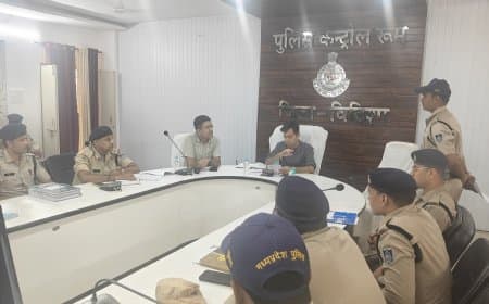 बैठक में पुलिस अधीक्षक द्वारा दिए गए आवश्यक दिशा-निर्देश