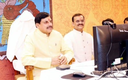 रतलाम-नागदा के बीच रेलवे मल्टीट्रैकिंग परियोजना की मंजूरी प्रदेश के लिए बड़ी सौगात : मुख्यमंत्री 
