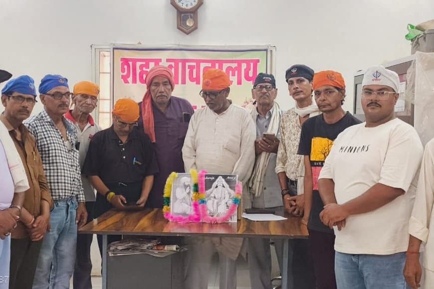 सिख गुरु अर्जुन देव की पुण्यतिथि एवं हिंदी पत्रकारिता दिवस मनाया