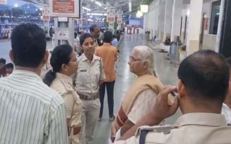 मेधा पाटकर को ओडिशा पुलिस ने हिरासत में लिया, गुप्त जगह पर रखा