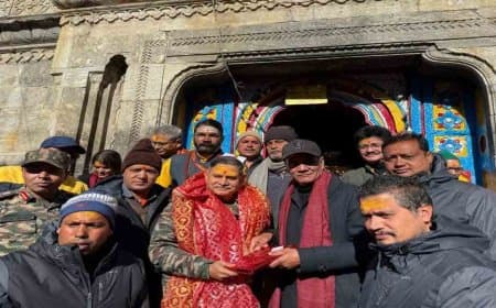 परिवार संग बाबा केदार नाथ के दरबार पहुंचे थल सेना अध्यक्ष