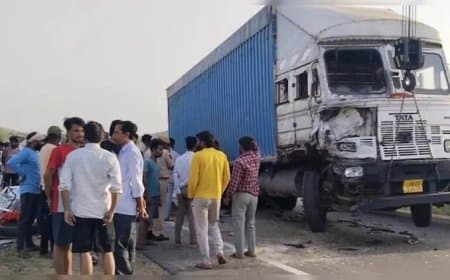 ट्रक-जीप की भिड़ंत, पांच लोगों की मौत
