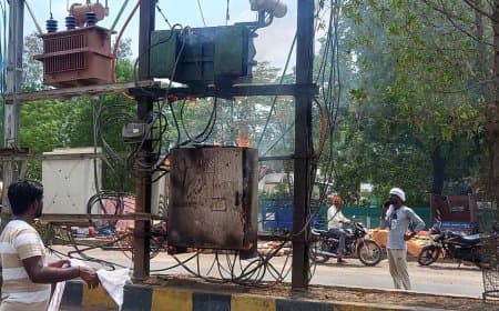 विद्युत ट्रांसर्मर में लगी आग