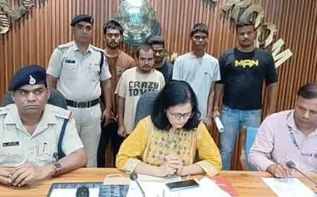 चोरी की वारदात का खुलासा, चार गिरफ्तार