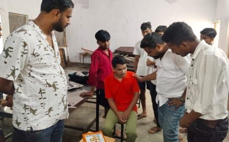 छात्रावास के भोजन में मिला जहरीला खनखजुरा | 13 छात्र हुए बीमार, एसजीएमएच में कराया इलाज