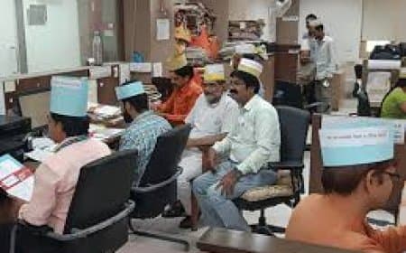 मंत्रालय में टोपी पहनकर विरोध: MP में प्रमोशन नियमों पर विवाद, आरक्षित वर्ग के पास उच्च पद?