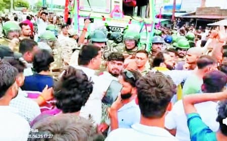 जिले में ताण्डव मचा रहे ट्रेलर, हाइवा व ट्रक से लगातार हो रही हैं मौतें