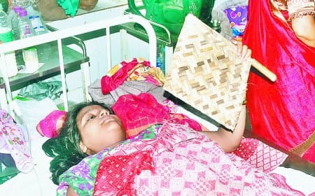 गश खाकर औंधे मुंह गिरी प्रसूता