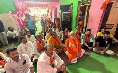 विधायक उमाकांत ने कार्यकर्ताओं के साथ सुनी पीएम की मन की बात