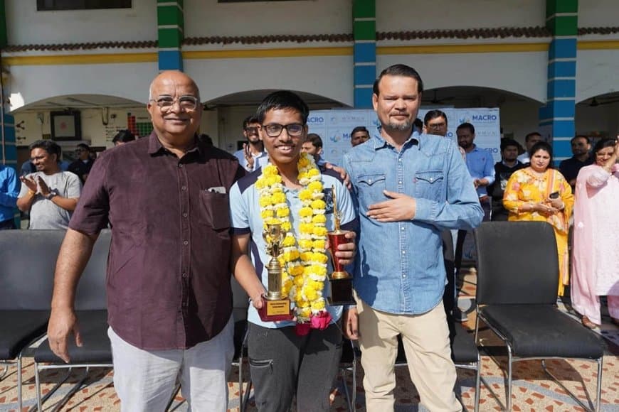 जेईई एडवांस्ड...कोटा के रजित टॉपर और एमपी में हुसैन ने किया टॉप  