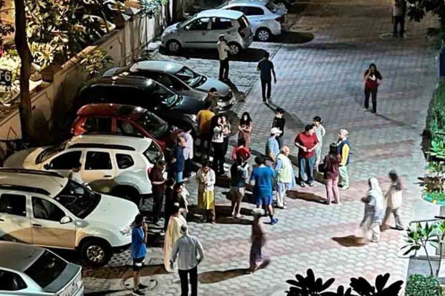 दिल्ली में आधी रात हिली धरती...घर छोड़कर सड़क पर भागे लोग