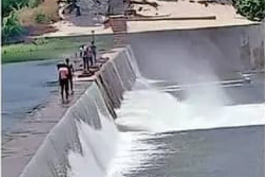 बारिश से बेतवा नदी उफनी