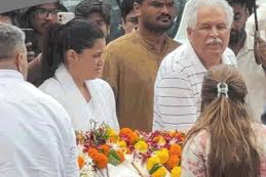 मुंबई में हुआ मन्नारा चोपड़ा के पिता रमन राय हांडा का अंतिम संस्कार