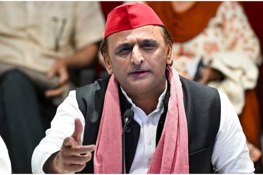 अखिलेश ने सपा के तीन विधायकों को दिखाया बाहर का रास्ता