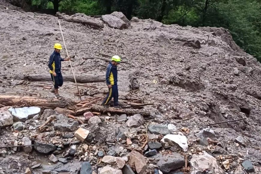चारधाम यात्रा पर बारिश ने लगाया ब्रेक, बादल फटा, नौ मजदूर लापता