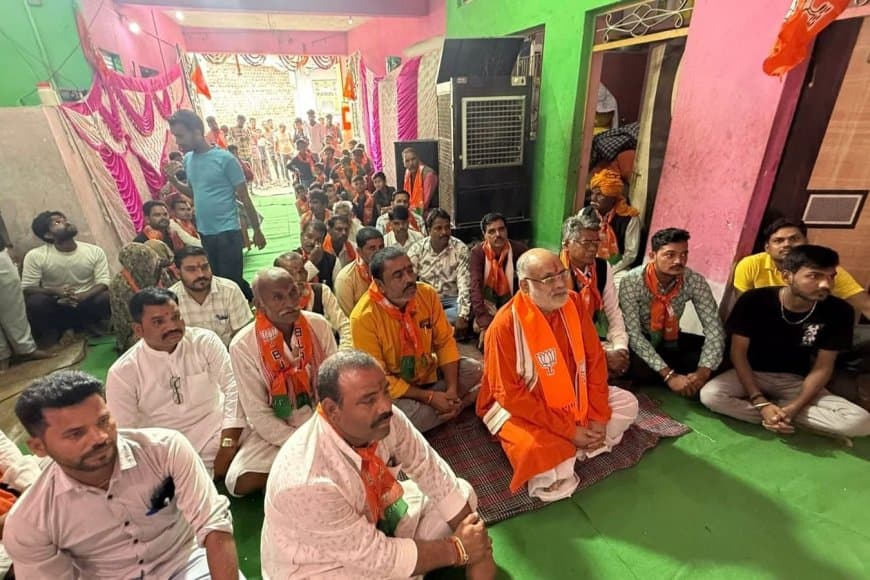 विधायक उमाकांत ने कार्यकर्ताओं के साथ सुनी पीएम की मन की बात