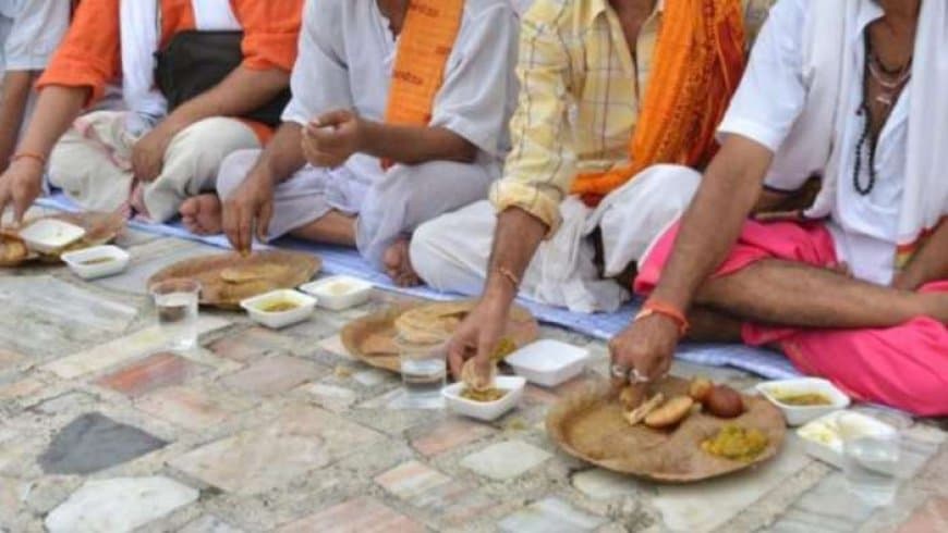 तेरहवीं भोज: गर्भवती, बीमार और तपस्वी क्यों रहें दूर? जानें धार्मिक मान्यताएं