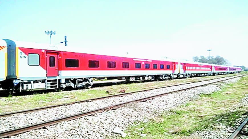 टाइम टेबिल बना, रैक आया पर रीवा-पुणे का अभी तक अता-पता नहीं