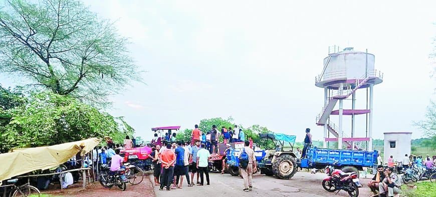 मेड़ के विवाद में लाठी-डंडों से पीटकर युवक की हत्या