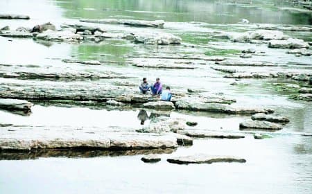बीहर नदी का रुका प्रवाह, तीन विद्युत उत्पादन इकाइयां ठप