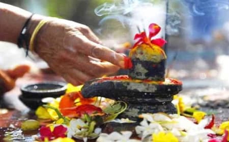 सावन 2025: भगवान शिव को प्रसन्न करने का शुभ माह, जानें पूजन-अभिषेक विधि और महत्व