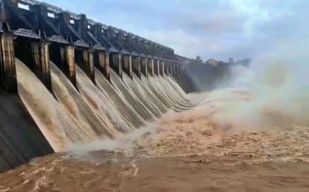 जबलपुर में बरगी बांध के 17 गेट खोले, भेड़ाघाट में बाढ़