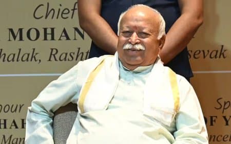 75 की उम्र में शॉल का मतलब...उम्र हो गई ...साइड हो जाओ...दूसरों को काम सौंप दो...
