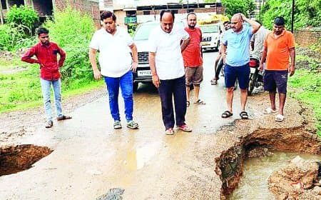 सौ करोड़ से ज्यादा का सीवर लाइन  प्रोजेक्ट आम लोगों के लिए बना आफत