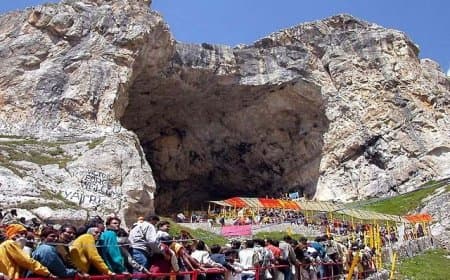अमरनाथ यात्रा... 12 दिन में 2.20 लाख भक्तों ने किए बाबा बर्फानी का दर्शन 