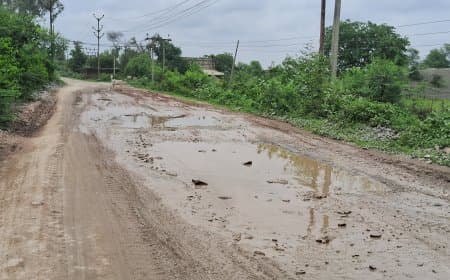 छात्रों व बीमारों के लिए मुसीबत बनी सितपुरा-छींदा मार्ग की बदहाली