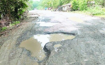 सड़कें टूटीं, भरोसा भी: सतना-बड़ी सेमरिया मार्ग की उपेक्षा सीएम हेल्पलाइन की साख पर भी चोट
