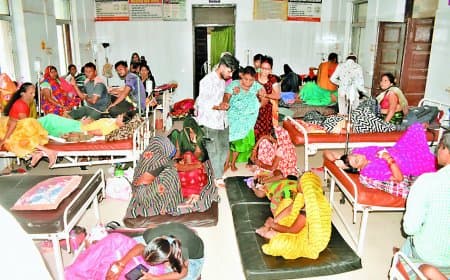 सतना जिला अस्पताल में मरीज गंदे गद्दों पर इलाज को मजबूर, वार्डों में चादरें नदारद, संक्रमण फैलने का खतरा बढ़ा