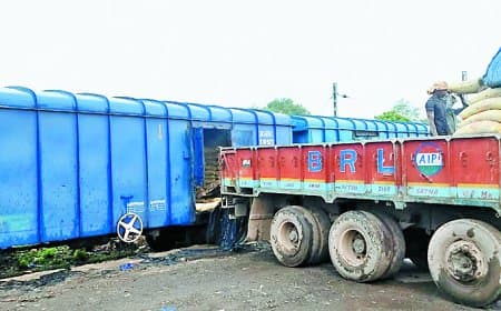 रेलवे की कमाई में सतना बना मजबूत स्तंभ, पमरे को मिली रिकॉर्ड वाणिज्यिक आय, सीमेंट हब ने निभाई बड़ी भूमिका