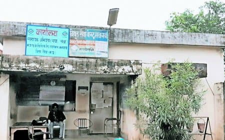 मनगवां विद्युत वितरण केंद्र की बदहाली उजागर: 24 घंटे में 100 से अधिक बार ट्रिप होती है बिजली, हजारों उपभोक्ता अंधेरे में बेहाल