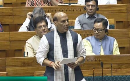 सिंदूर की लाली शौर्य की कहानी... परीक्षा में परिणाम की अहमियत... कितनी पेंसिल टूटीं या पेन गुमे, यह बेमानी 
