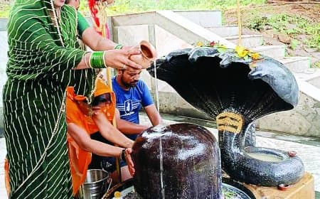 सात धाराओं के मध्य विराजे भूतेश्वर महादेव का सावन में होता है अलौकिक श्रृंगार, भूतों की पूजा से जुड़ा है नाम और अद्भुत आस्था