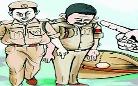 थर्ड डिग्री: अफसरशाही में छवि निर्माण, राजनीतिक जोड़तोड़ और पोस्टिंग की राजनीति पर तीखा व्यंग्य