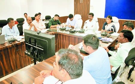 कलेक्टर का निर्देश: सतना जिले में जर्जर स्कूल भवनों का सर्वे कर मरम्मत या डिसमेंटल करें, बच्चों की सुरक्षा सर्वोपरि