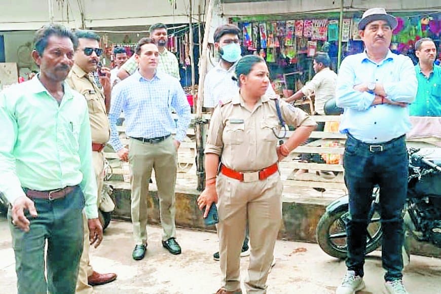 चिरहुला मंदिर पहुंच मार्ग से विरोध के बीच हटाया गया अतिक्रमण