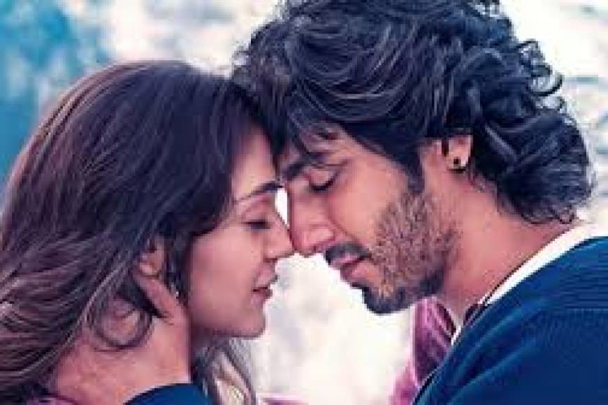 अहान पांडे की 'सैयारा' ने एडवांस बुकिंग में तोड़े रिकॉर्ड, लव स्टोरी का क्रेज