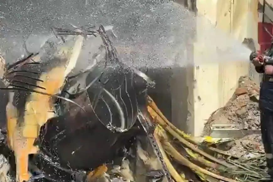 बांग्लादेश वायु सेना का ट्रेनर विमान क्रैश