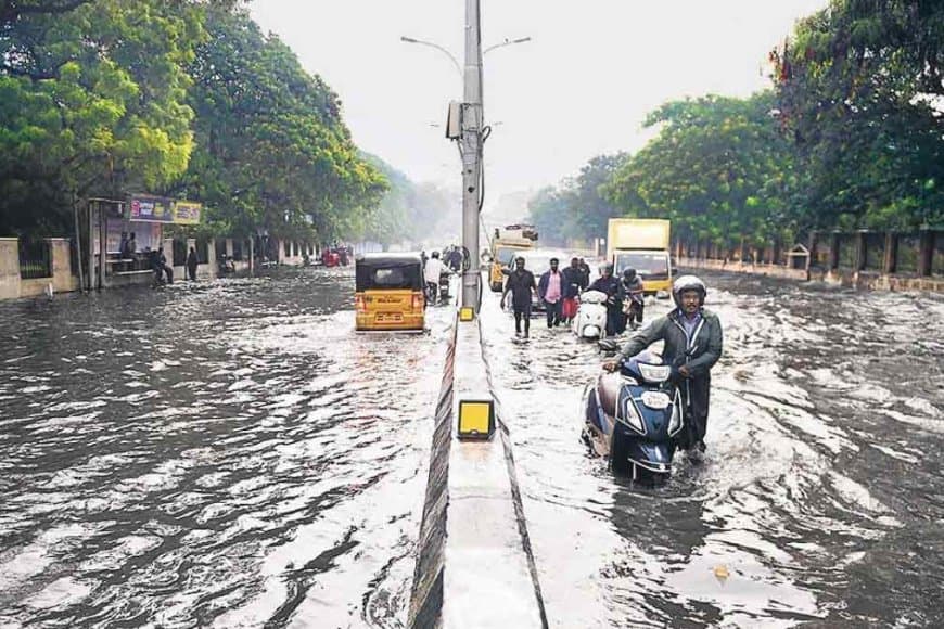 भोपाल में झमाझम... मध्य प्रदेश-उत्तर प्रदेश हाईवे पर बारिश ने लगाया ‘ब्रेक’