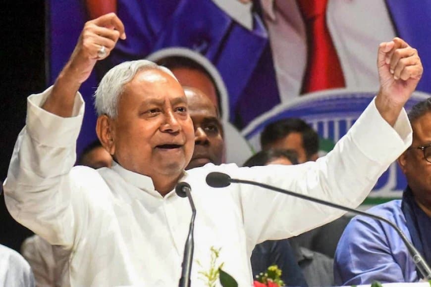 नीतीश का एक और चुनावी दांव.... बिहार में बनाएंगे सफाई कर्मचारी आयोग